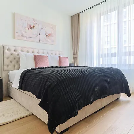 The Sensation Waterfront Apartman *