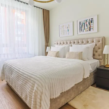 The Sensation Waterfront Apartman *