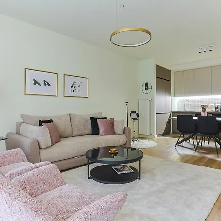 The Sensation Waterfront Apartman