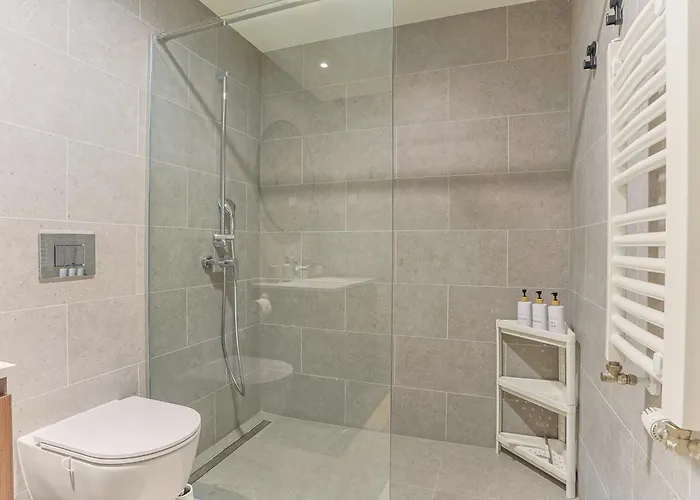 The Sensation Waterfront * Βελιγράδι